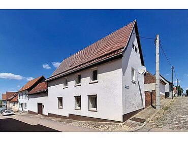 S26-03-075: Friedhofstraße 3
		06667 Stößen