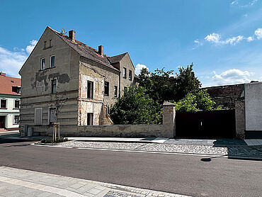 D25-03-017: Bindemannstraße 25
							39418 Staßfurt