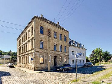 S26-03-049: Karlstraße 15
		08371 Glauchau