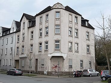 W25-02-001: Wembkenstraße 32
							45884 Gelsenkirchen