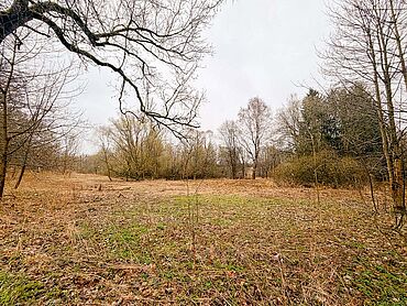 S26-02-114: nahe Stollberger Straße, Flste. 1301, 1303, 1304, 1306, 1309
							08297 Zwönitz