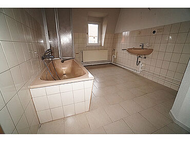 P23-01-019: Lindenstraße 150 a
							06449 Giersleben